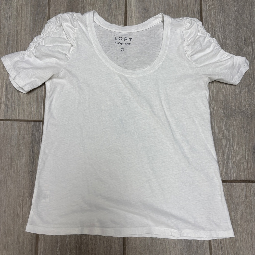 LOFT Vintage Soft White V-Neck Top with Ruched Sleeves – Size XS